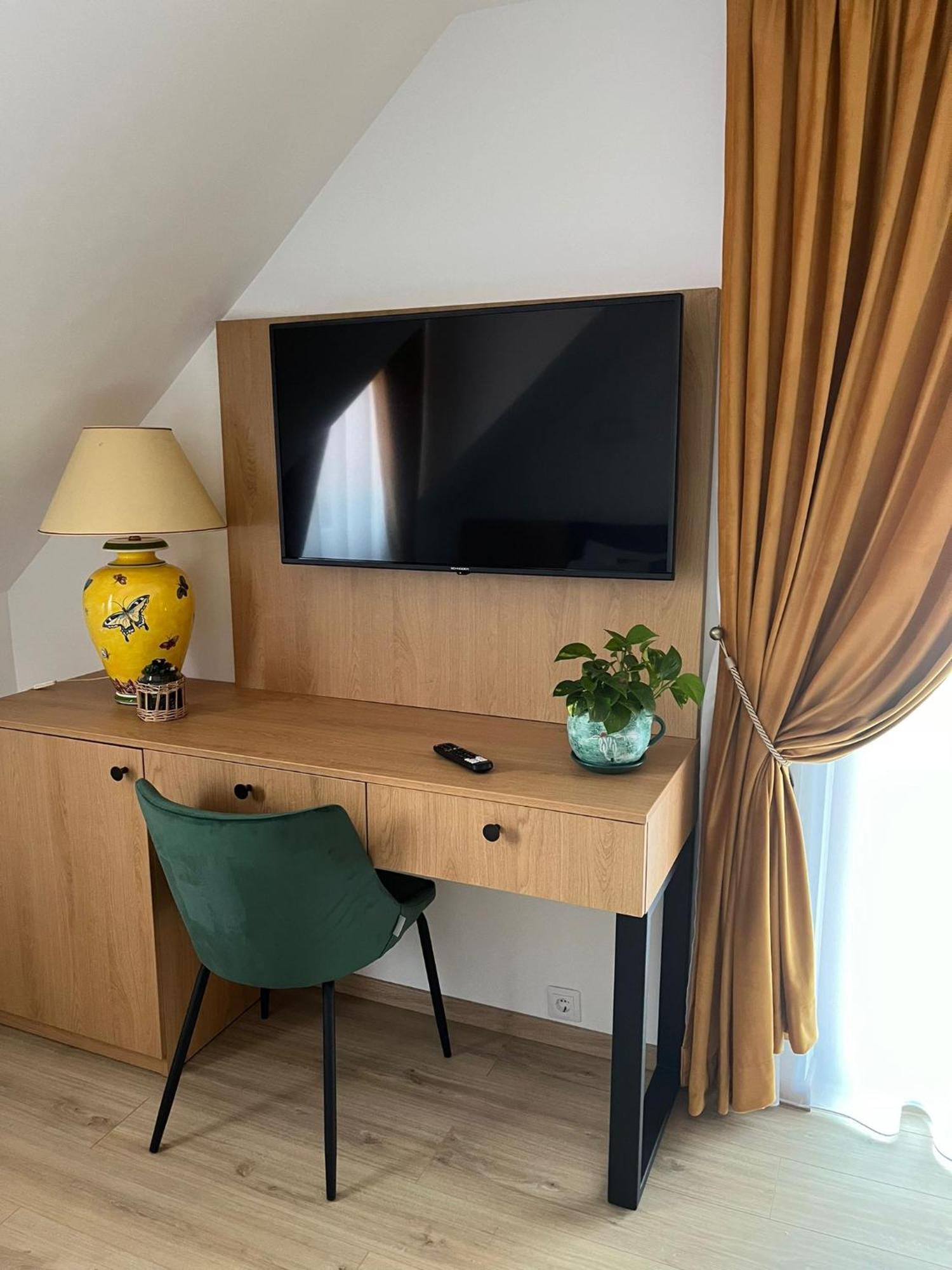 Kilometru108 Hotel Leordina ภายนอก รูปภาพ