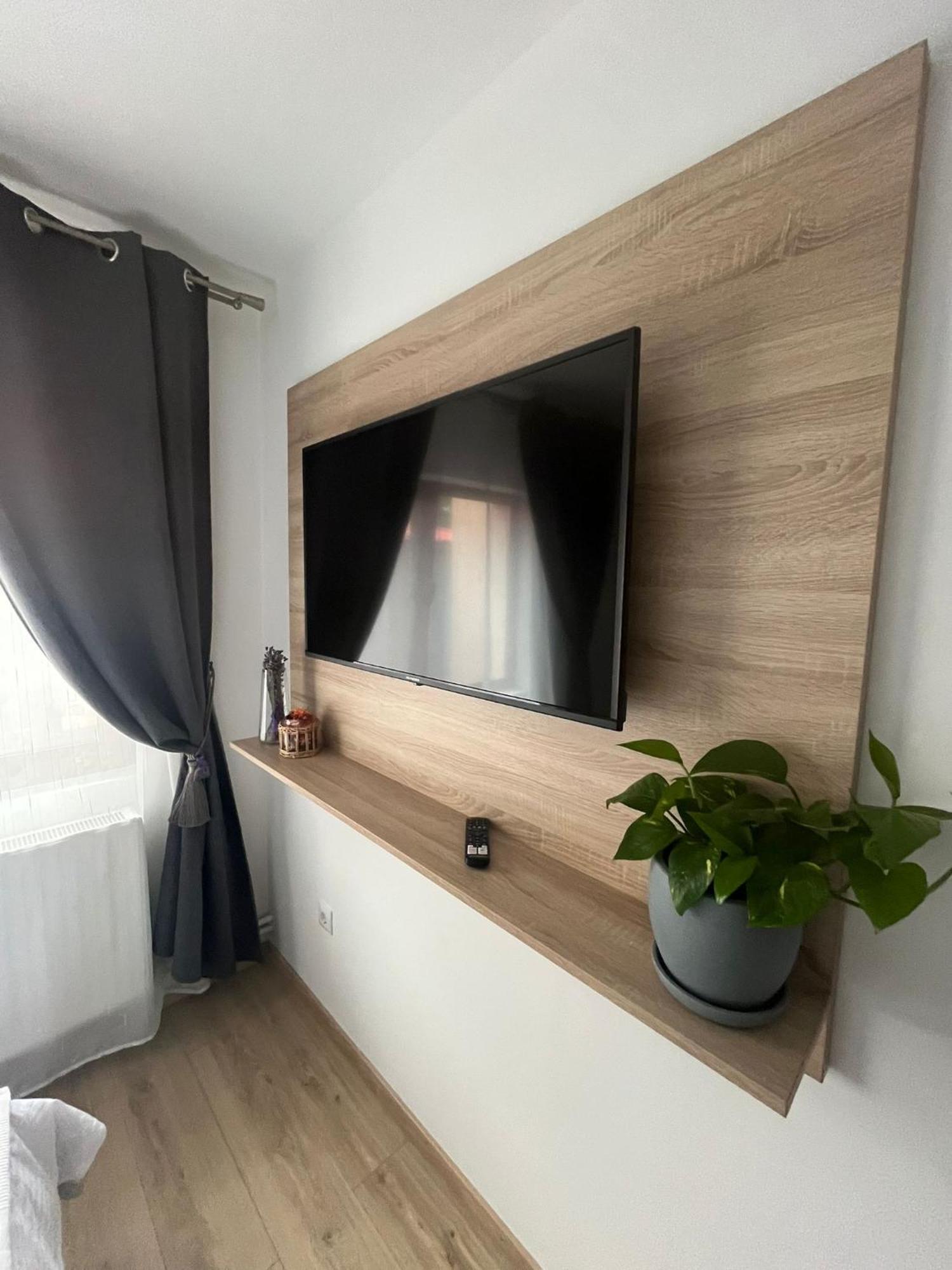 Kilometru108 Hotel Leordina ภายนอก รูปภาพ